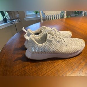 NoBull white mesh runner unisex shoe mens size 8 womens size 9.5